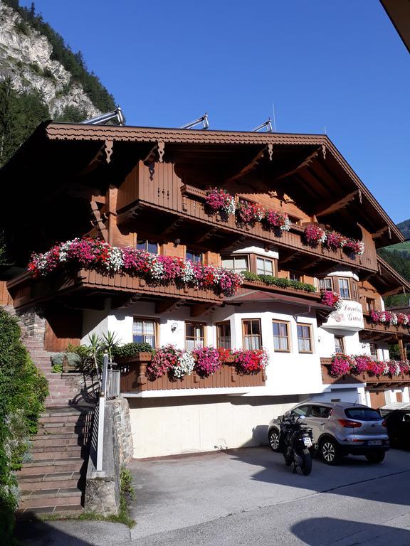 Landhaus Granat Mayrhofen Bagian luar foto